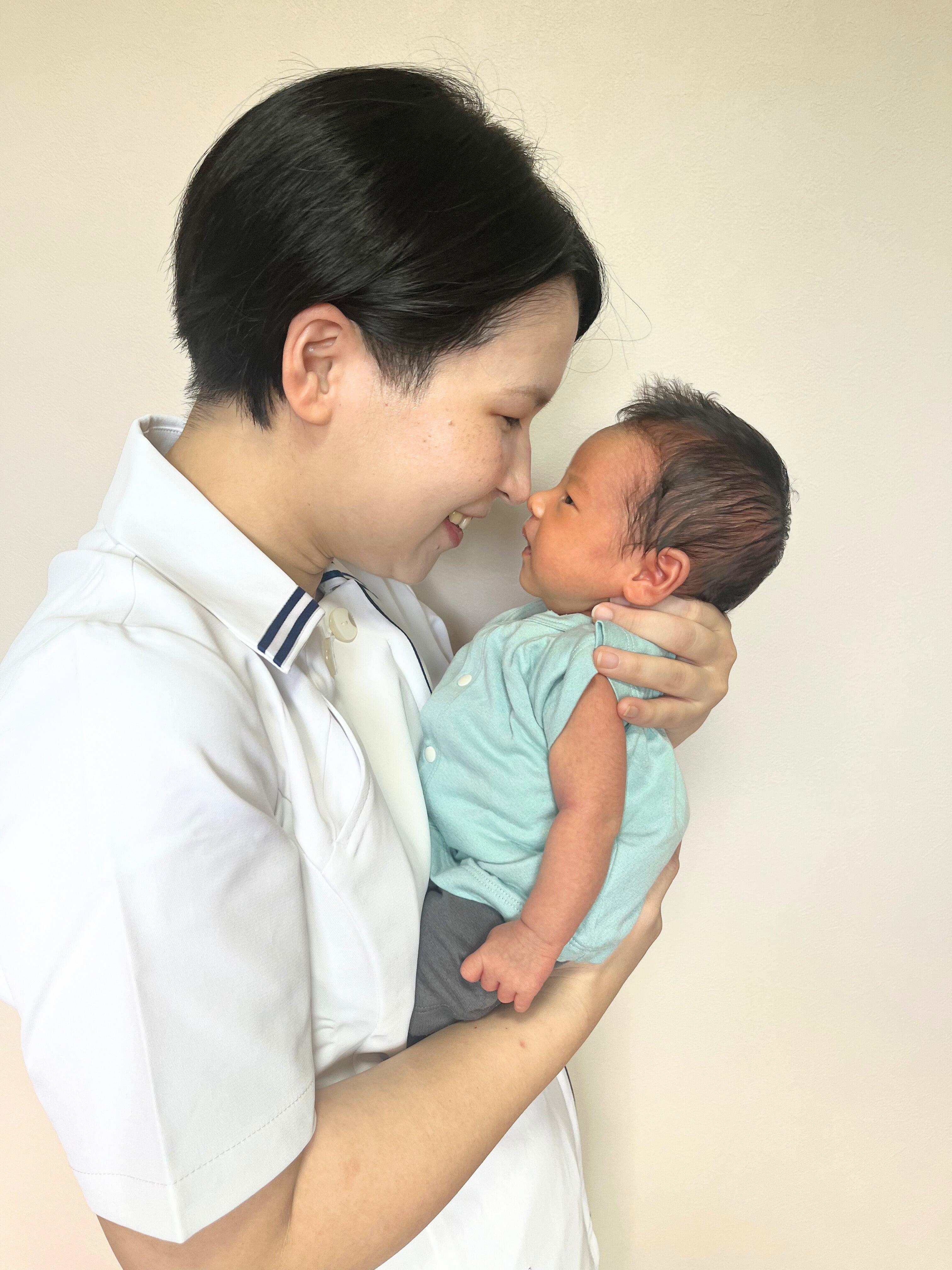 赤ちゃんの健やかな成長を支える“親子同時ケア”の写真